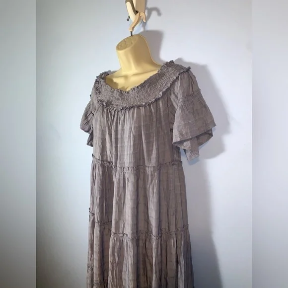 Entro Gray blue tiered Women's maxi Dress short sleeve flowy size large smocked - Picture 2 of 7